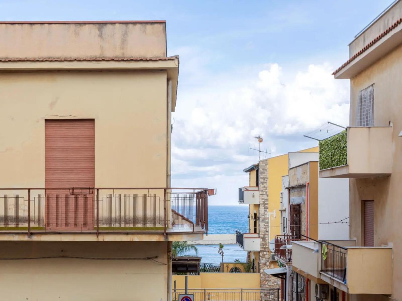 Azzurra Apartment *
