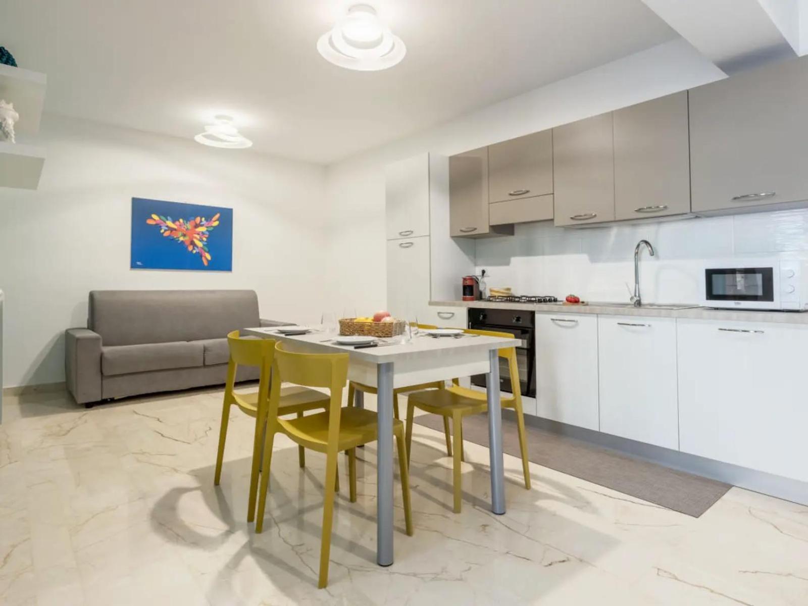 Azzurra Apartment
