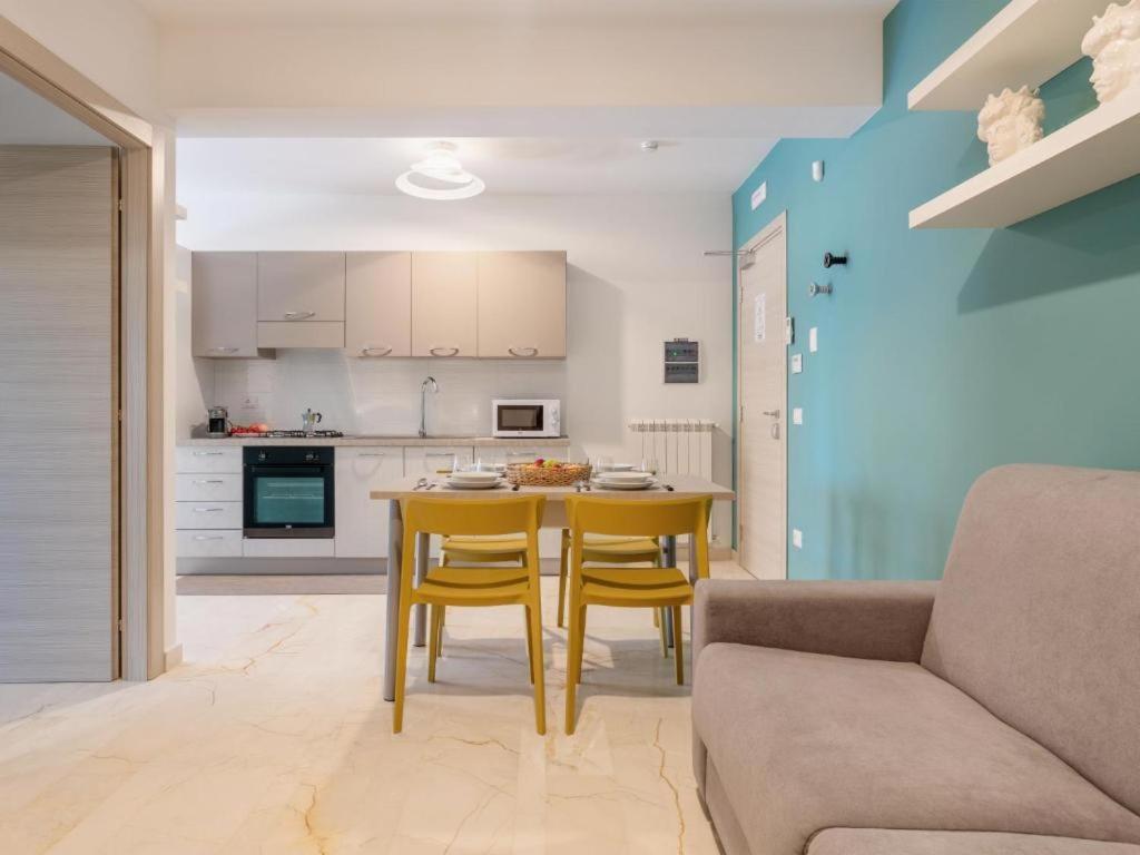 Azzurra Apartment *