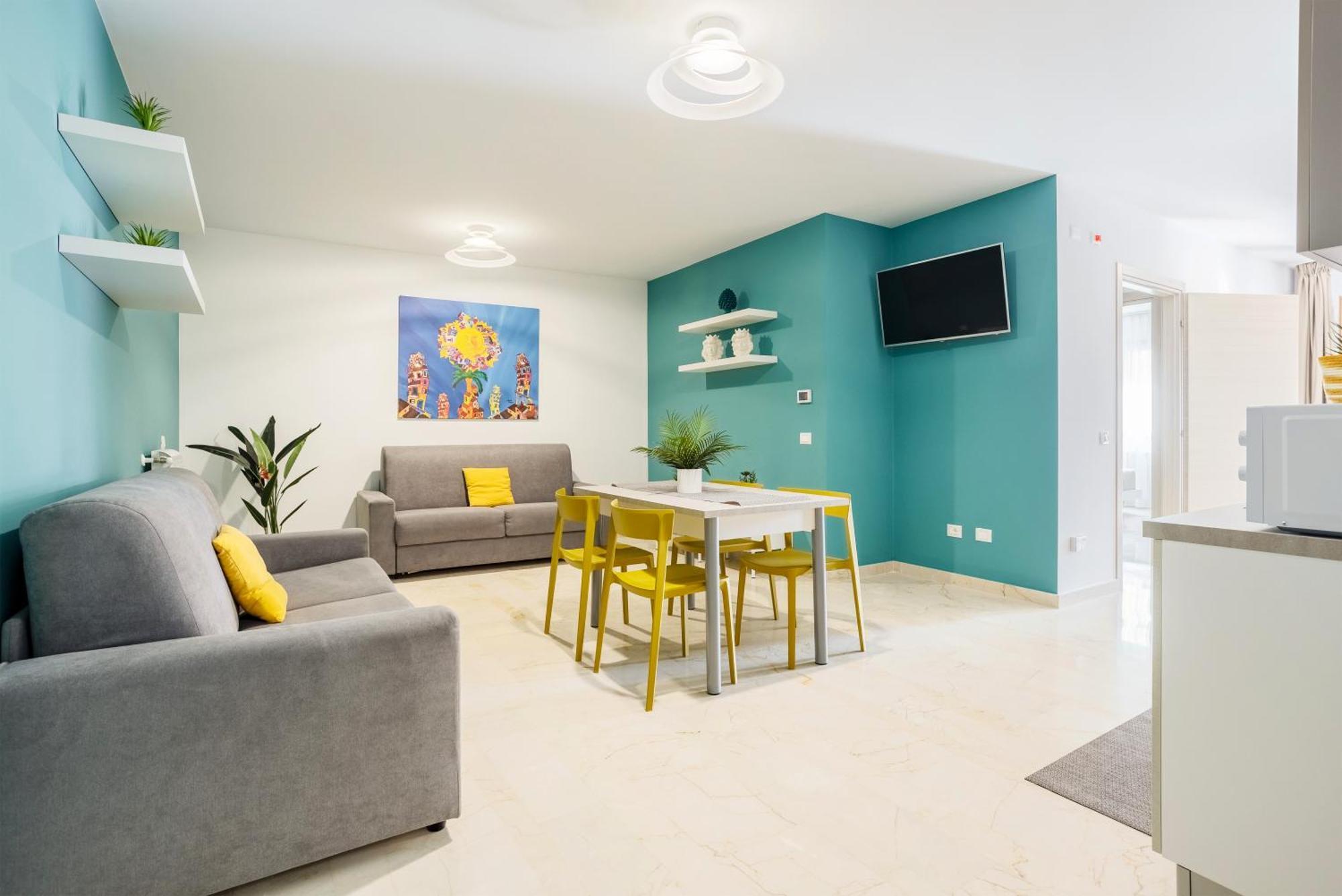 Azzurra Apartment *